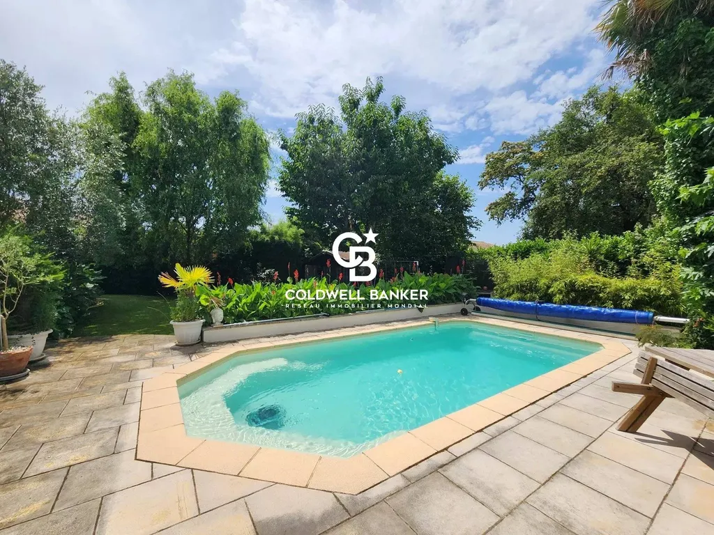 Maison à vendre à Mérignac - maison familiale avec piscine, 4 chambres, jardin arboré et proche tram