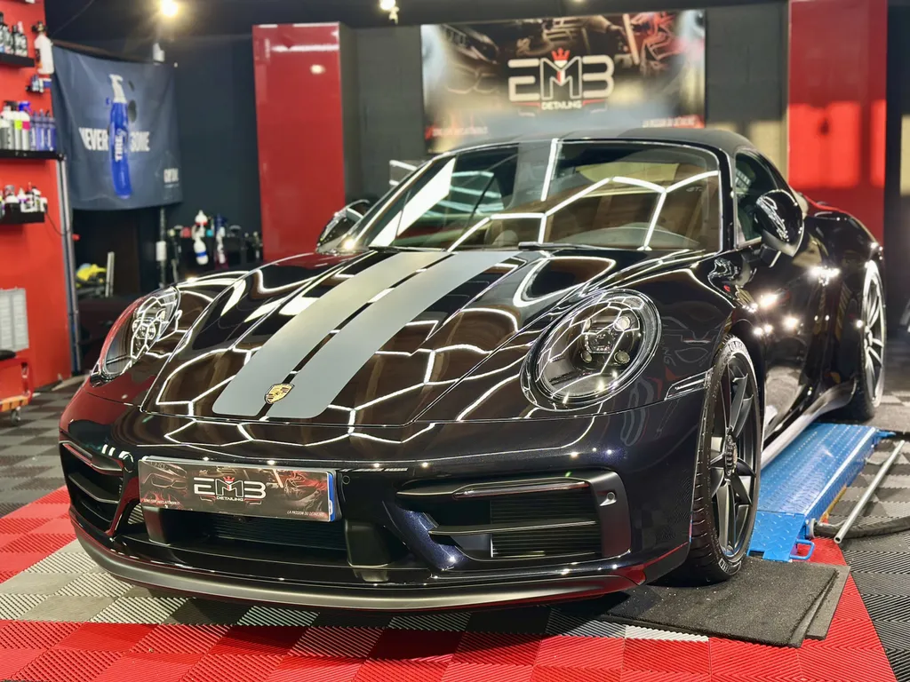 protection carrosserie polissage traitement céramique DETAILING Vaugneray socialiste Porsche 992 GTS Cabriolet