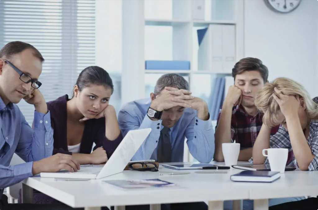 Dans les associations médico‑sociales, les risques psychosociaux révèlent une fragilité profonde que les équipes ne peuvent plus porter seules