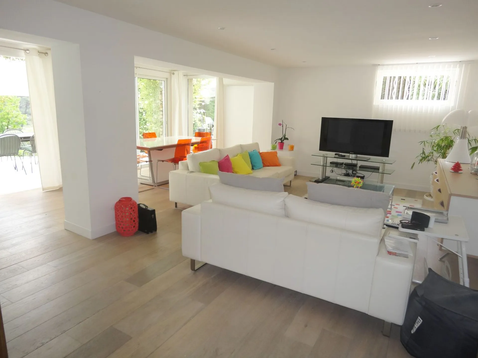 A vendre bas de villa 3 Roquefort La Bédoule vue dégagée campagne , avec jardin privatif et piscine