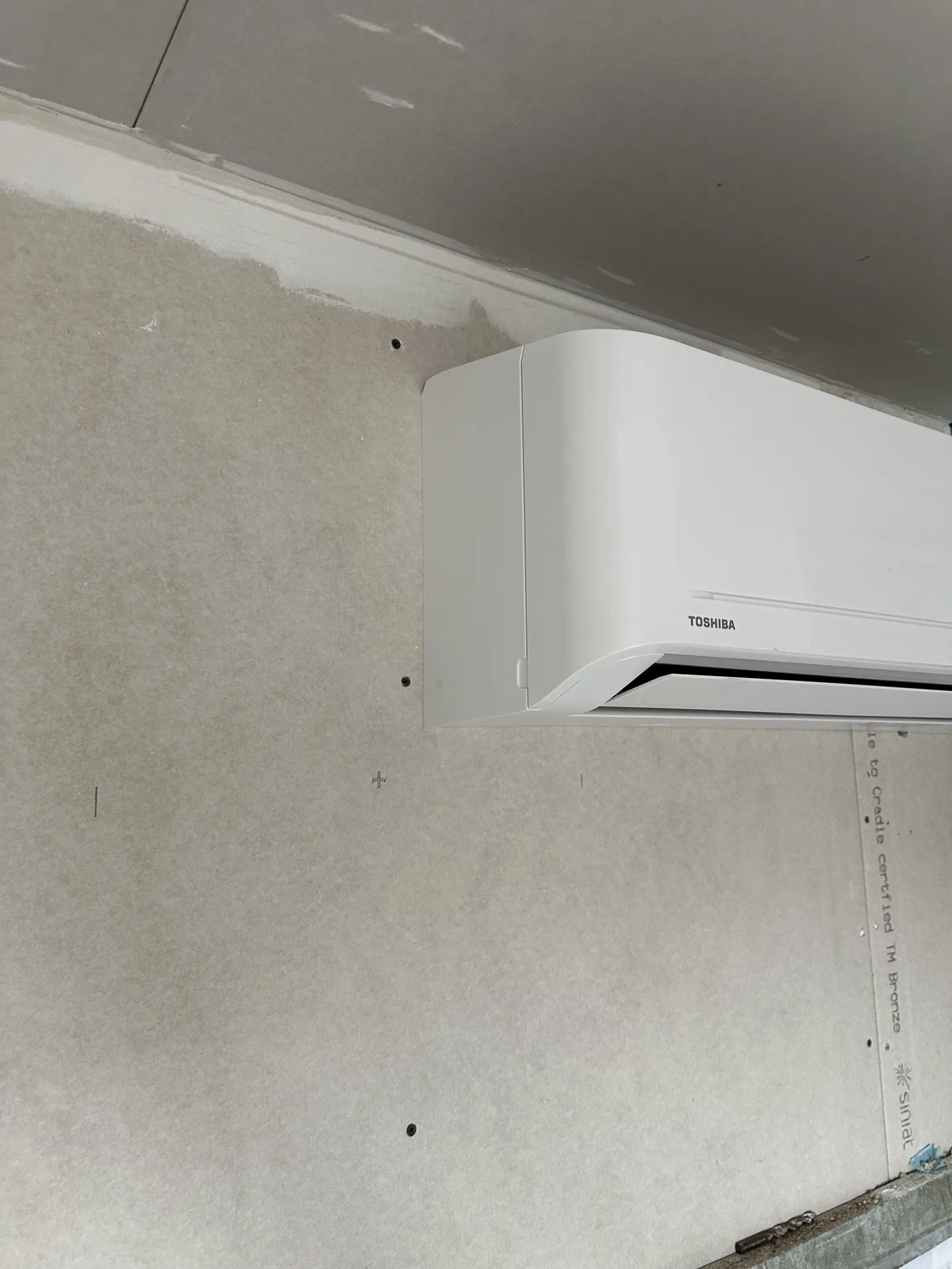 installation de deux mono et un bi-split  Toshiba 