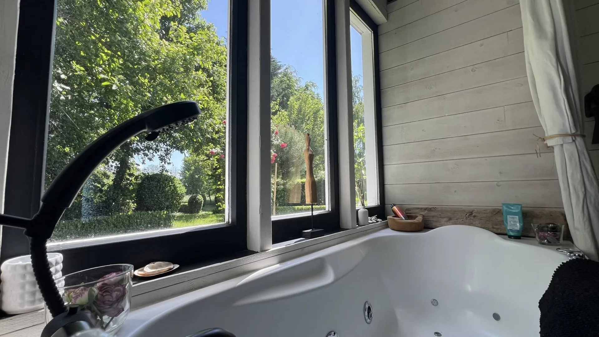 CHARMANT COTTAGE EN BOIS PETIT CAUX