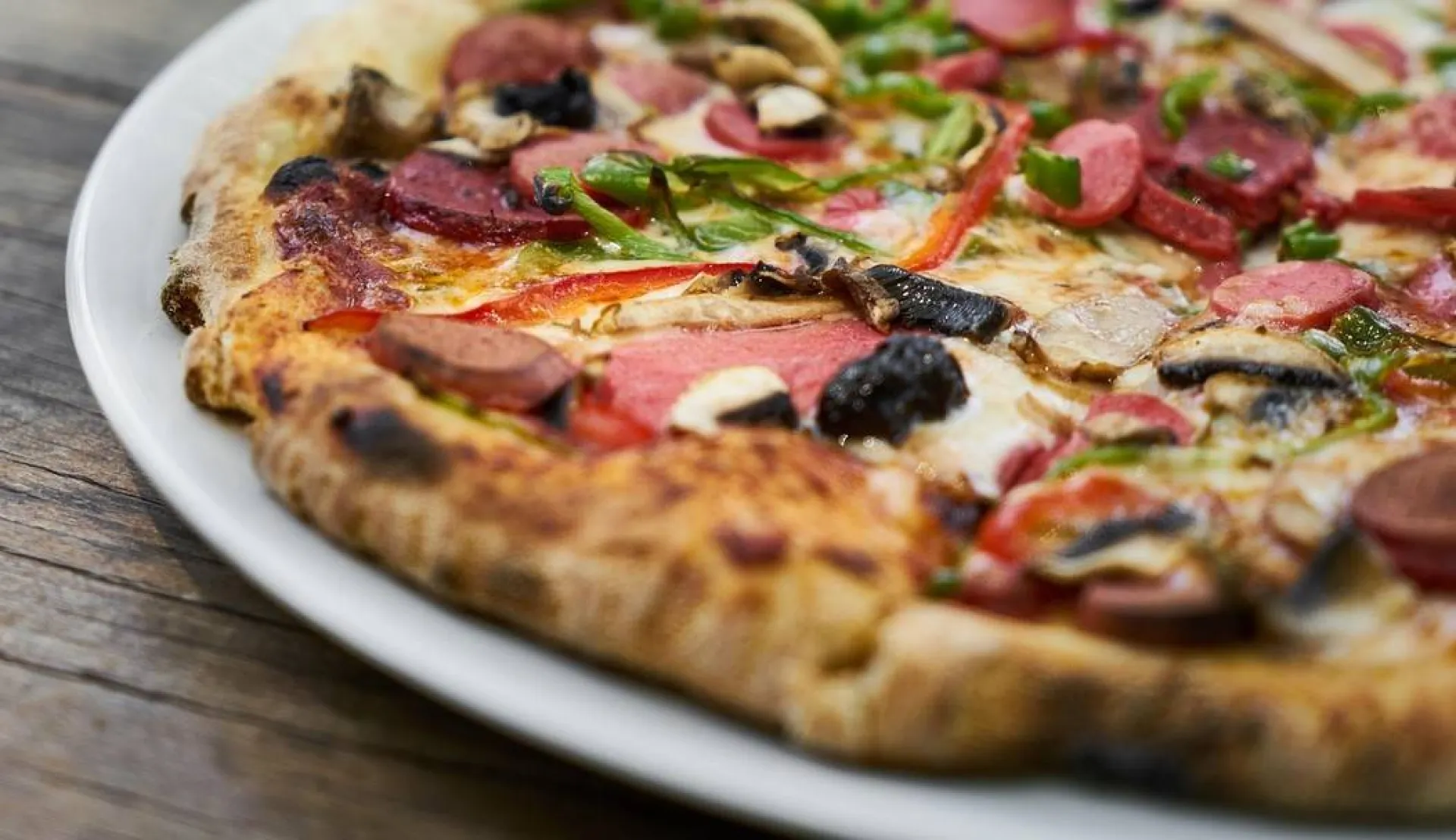 Bonne pizza à manger sur place ou à commander 84210