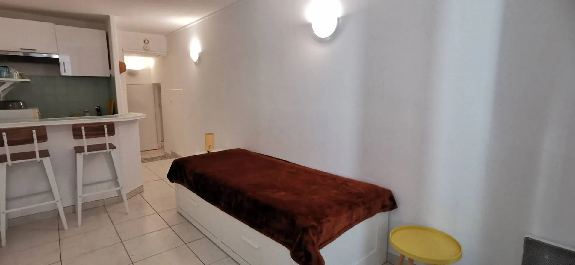 Studio Cassis en rez-de-rue au cœur du village 