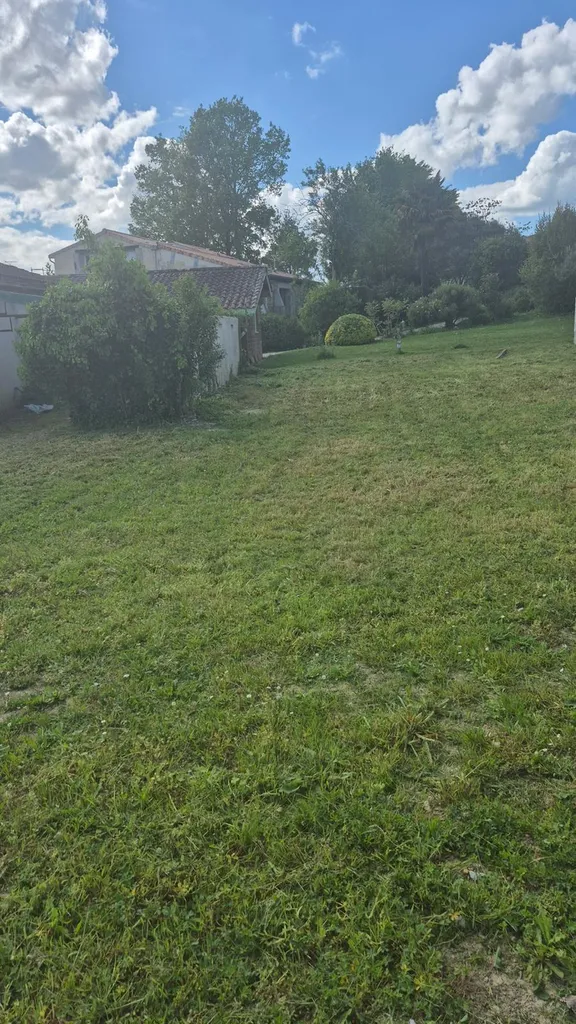 Beau terrain de 512m² sur St Germain du Puch, proche de Libourne et de l'accès RN 89