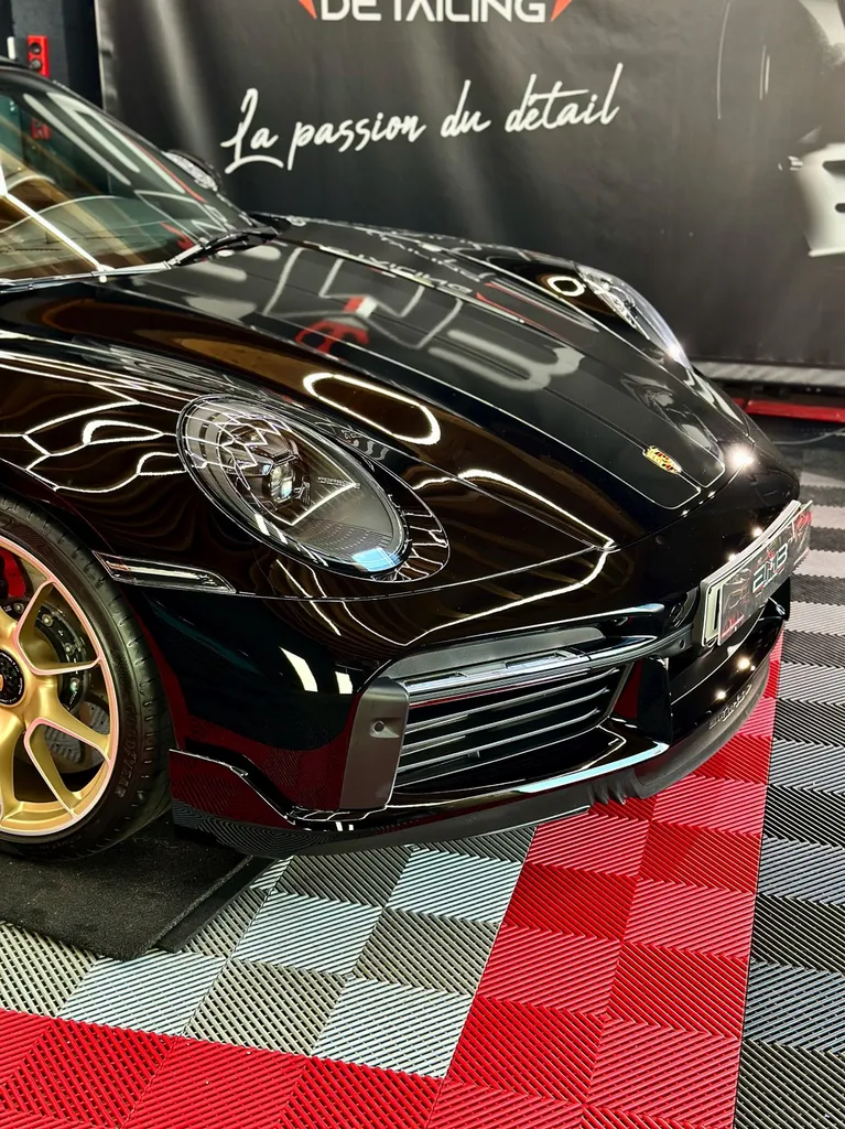protection PPF automobile Lyon traitement céramique carosserie Porsche 992 Turbo S cabriolet 