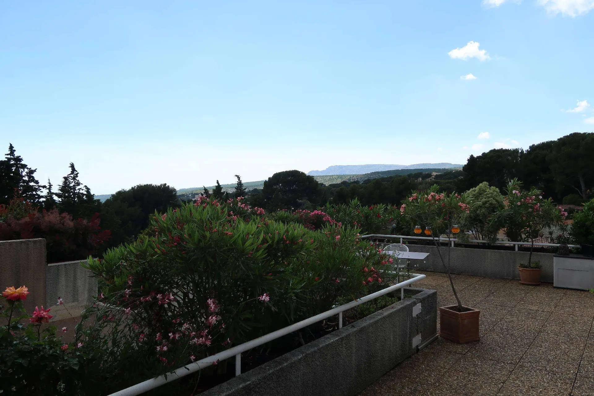 Cassis vente appartement avec terrasse et garage