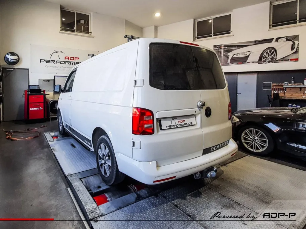 Reprogrammation moteur Stage 1 Volkswagen Transporteur T5 2.0 TDi 150 PS  | ADP Performance Orange