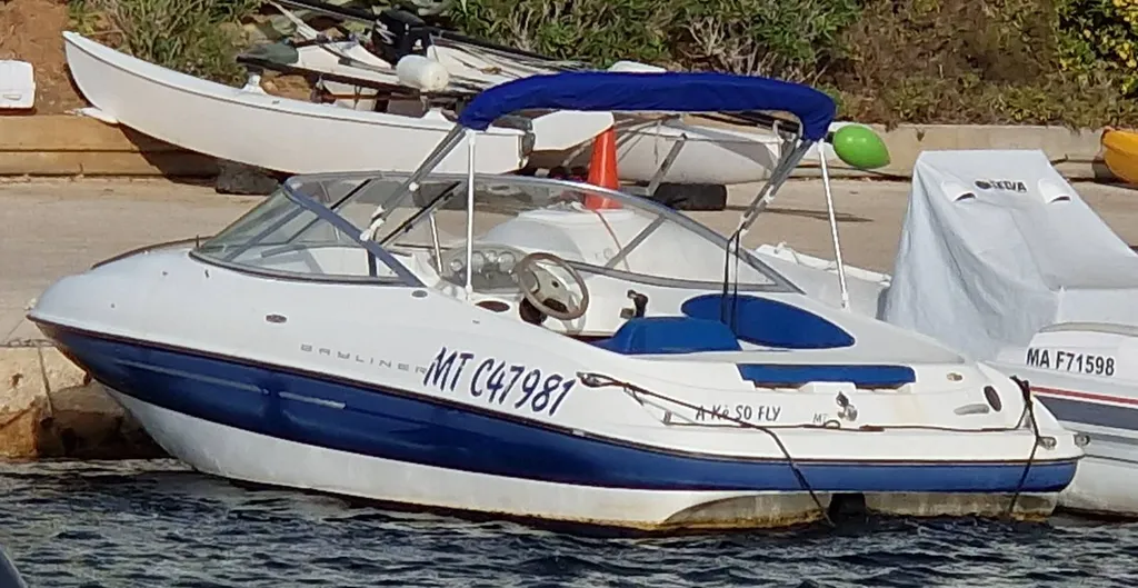 Bateau d''occasion habitable Bayliner Var