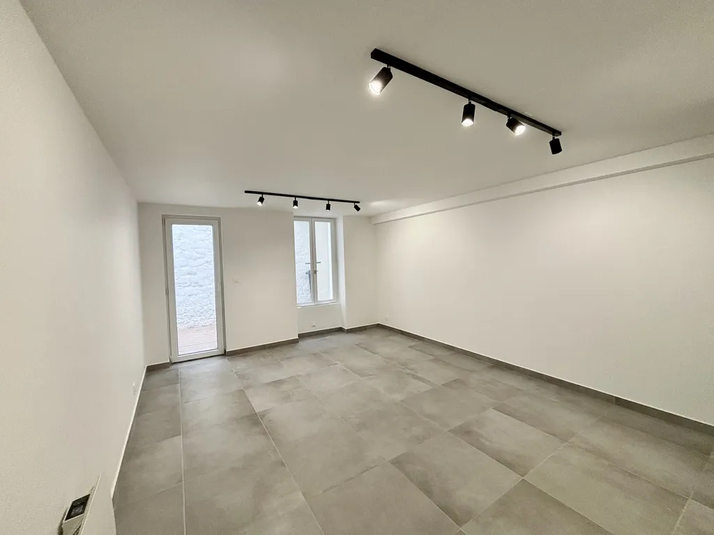 Local commercial Saint - Germain -en - Laye - centre 20.90M² pour votre activité commerciale ou profession libérale
