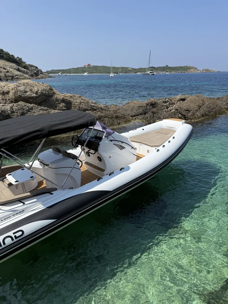Toni Marine, spécialiste dans la vente de bateaux, moteurs et remorques neufs et occasions à La Londe-les-Maures près d'Hyères