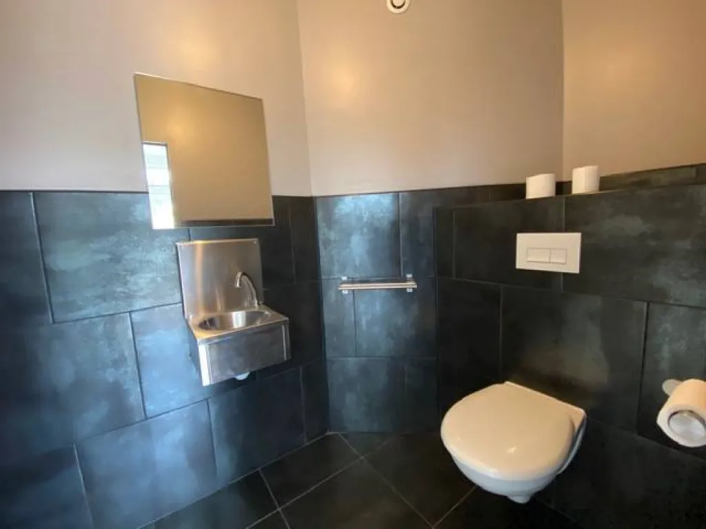 A acheter magnifique longère rénovée de 91m² sur un terrain de 650m² sans vis à vis sur la commune de CAUDEBEC LES ELBEUF 76320