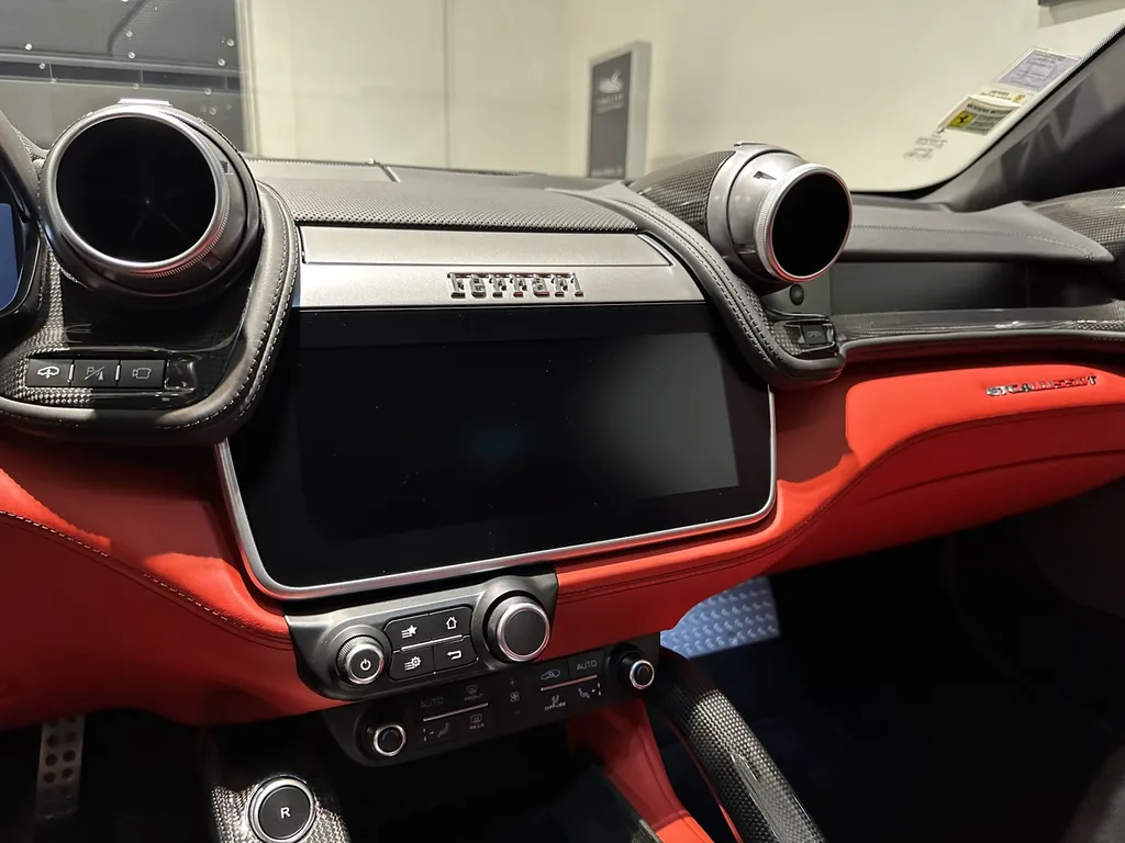 spécialiste du DETAILING sur Lyon de la protection PPF et du traitement céramique sur Ferrari 