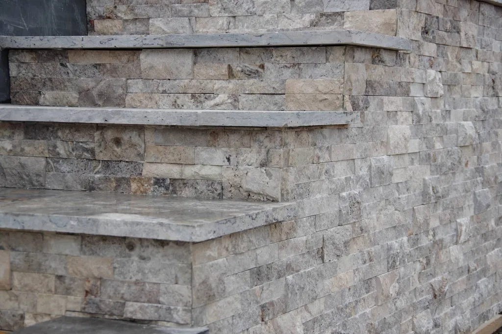 Ou trouver du parement mural en travertin gris sur Bordeaux rive droite ?