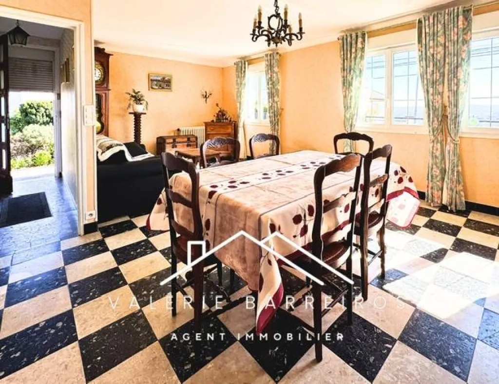 A vendre sur la commune de ST AUBIN LES ELBEUF maison de 85 m² habitables sur 711 m² de terrain