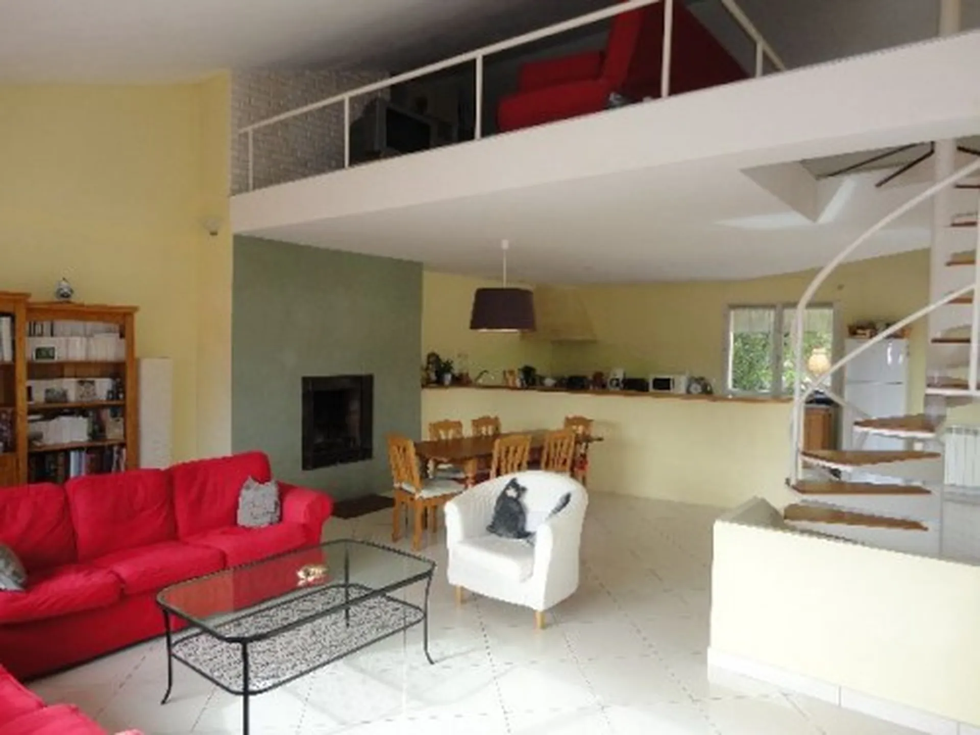 Trouver un bien 5 Carnoux lumineux avec piscine