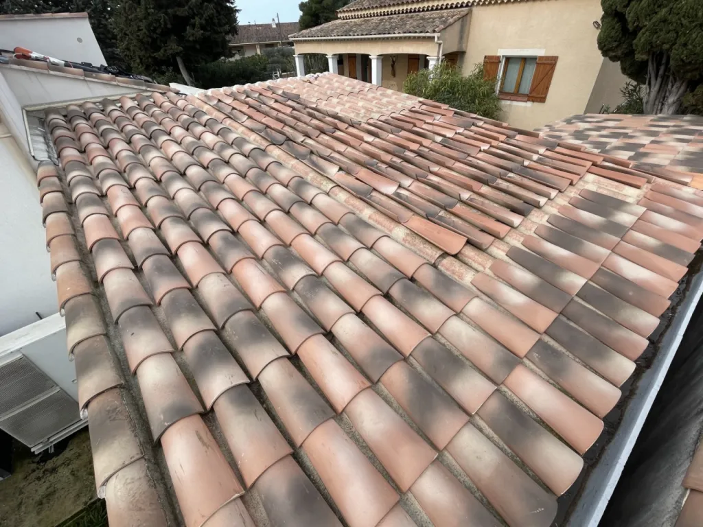 Rénovation d’une toiture en P.S.T sur Marignane près de Martigues