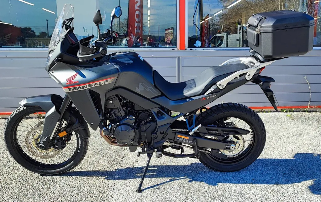 HONDA XL 750 TRANSALP DU 11/2023 AVEC 2150 KM