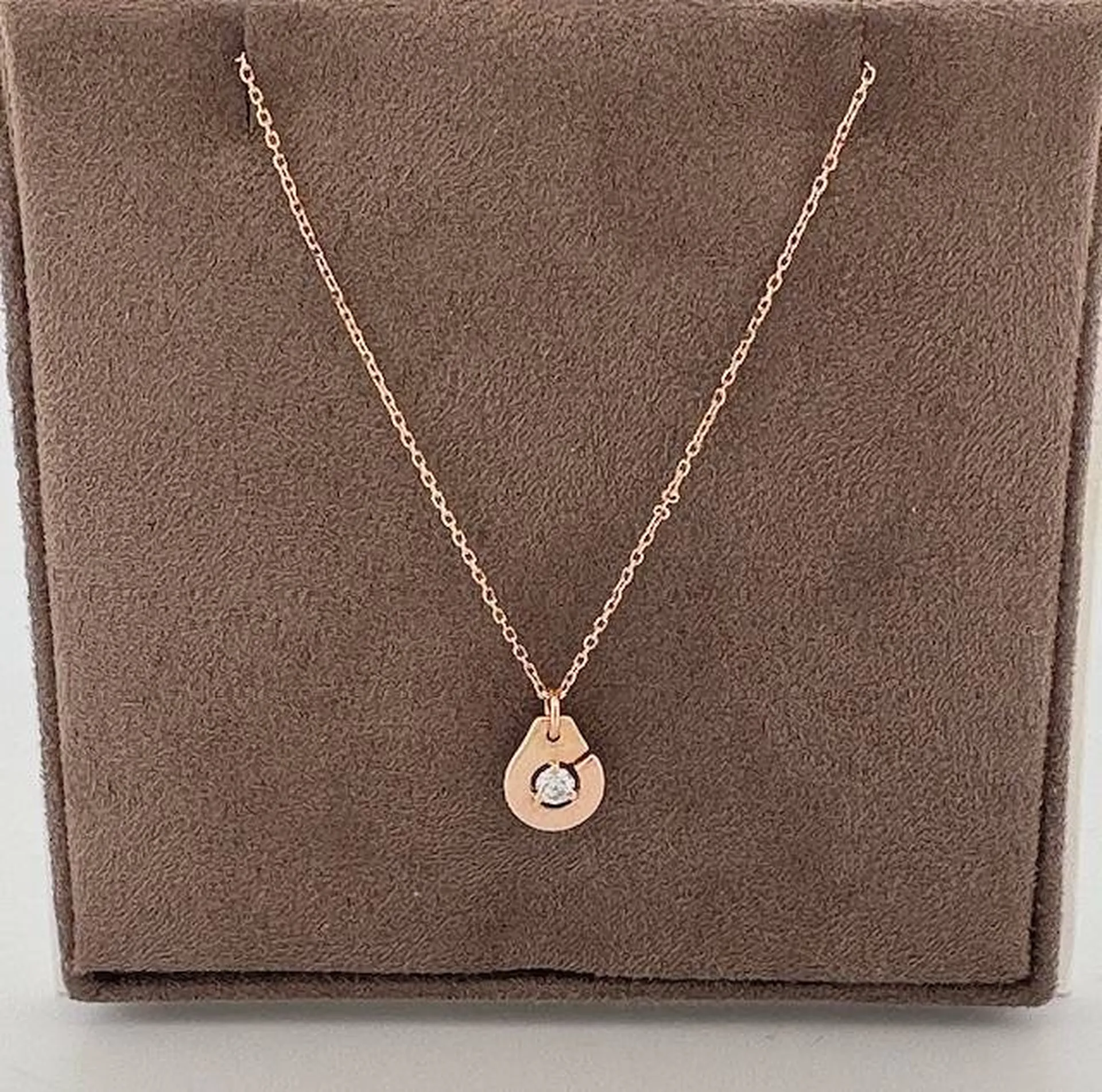 Pendentif Dinh Van modèle 6671015 – Dépôt-vente Or Ligne, centre-ville de La Teste