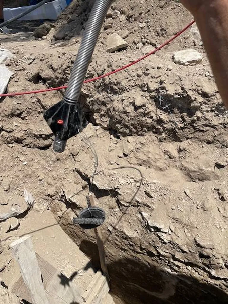 Fraisage d'un tor dans une canalisation pvc pression de borne à incendie de piscine à Carpentras, Vaucluse.