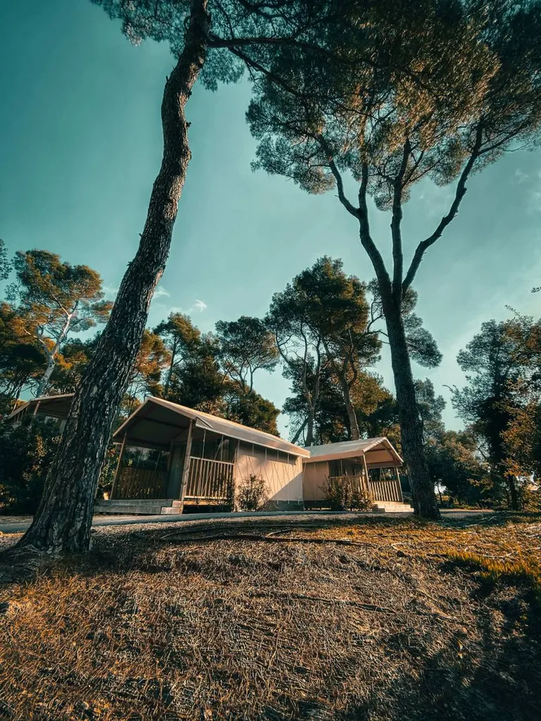 Assurance camping : votre sérénité garantie avec F2L PRO, même en cas d’inondation