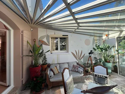 Installation d'une véranda quart de soleil sur mesure en aluminium entre Nîmes et Montpellier