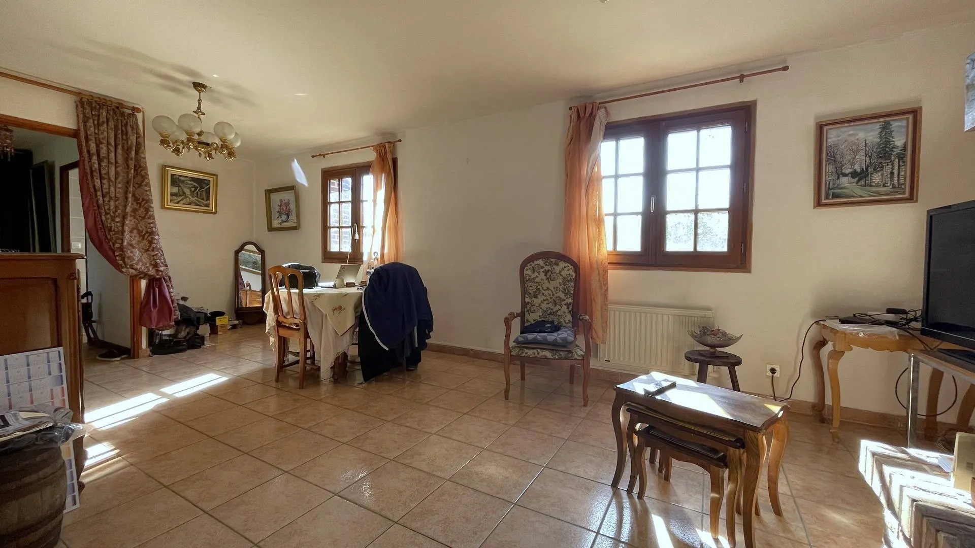 À vendre : Longère avec 4 chambres et bureau : Espace de vie spacieux avec la possibilité d’aménager selon vos envies.