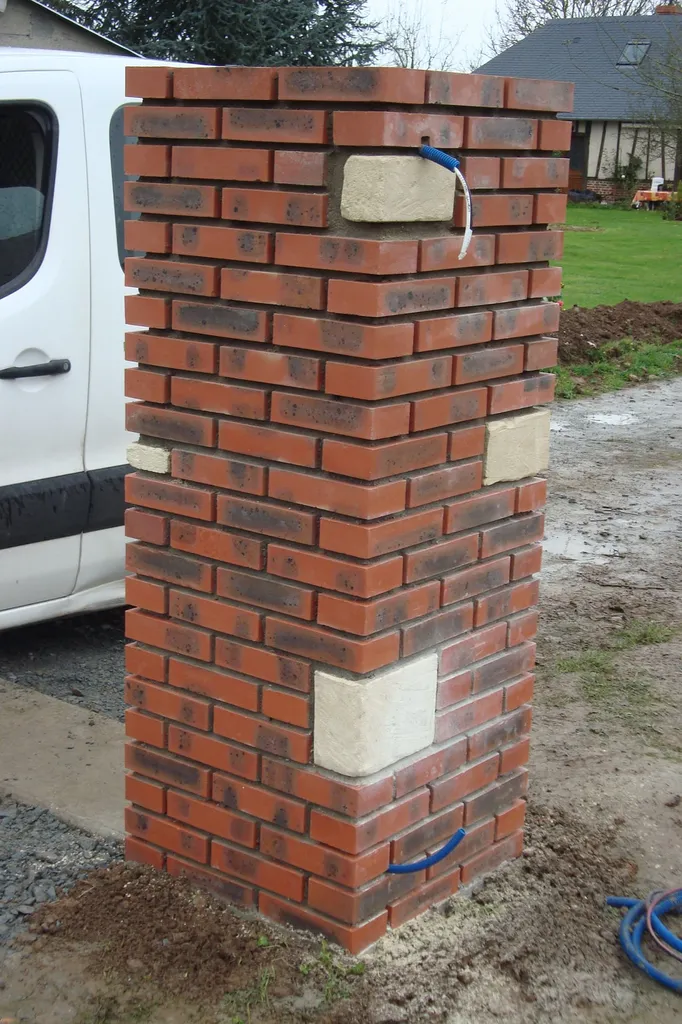 Installation de Murets en Maconnerie, Piliers de Portails en Briques et Soubassements en Béton à Deauville dans le calvados 14 et ses Alentours
