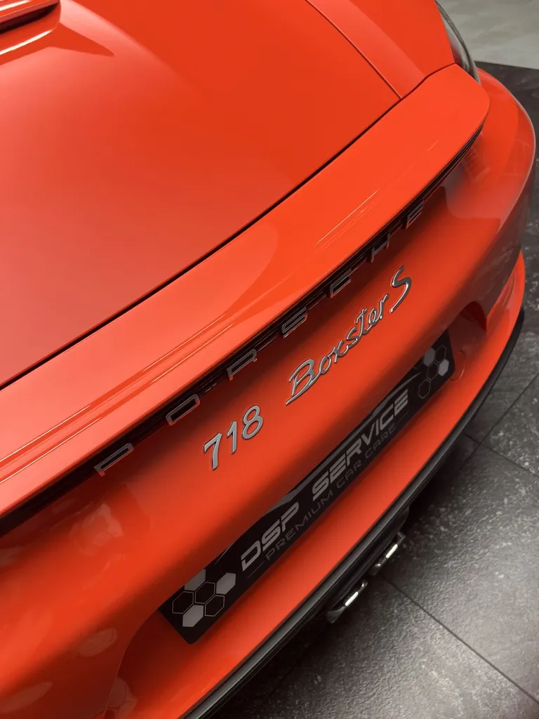 Entretien extérieur et lustrage brillance : DSP Service redonne vie à une 718 Boxster S