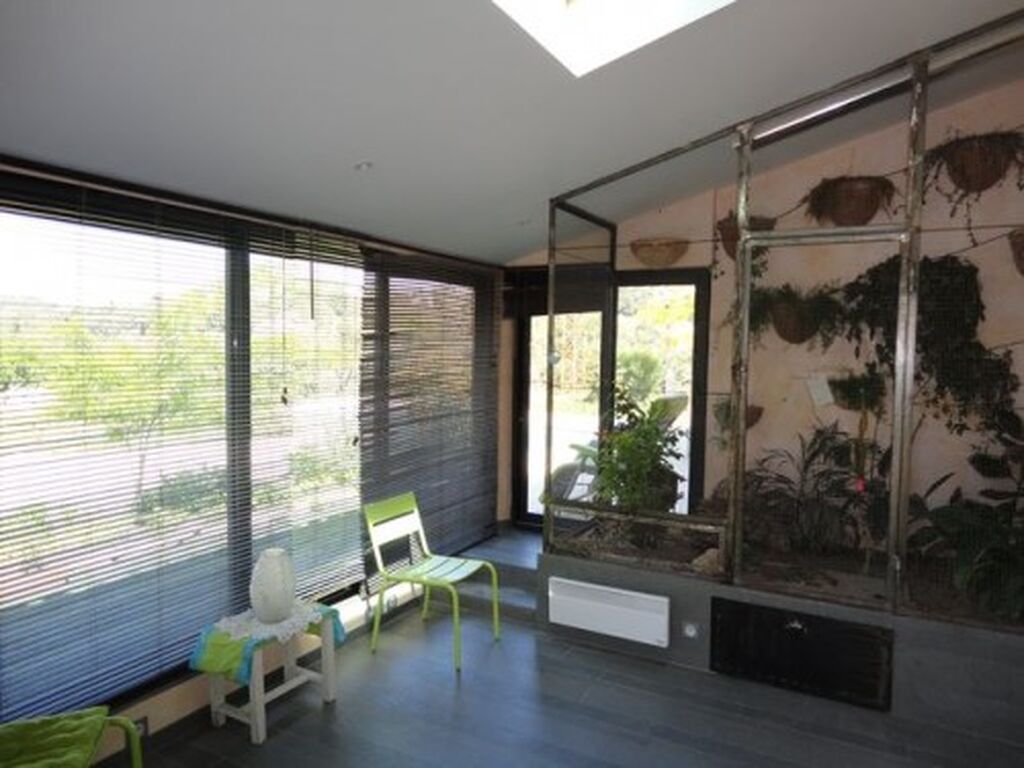 Vente maison 4/5 Roquefort la bédoule avec terrain plat et piscine chauffée