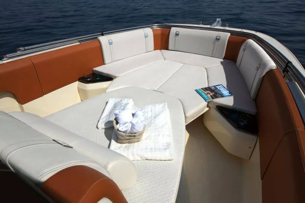 Coque open d'occasion ou neuve à vendre chez Meca Nautique à Rennes en Ille et Vilaine