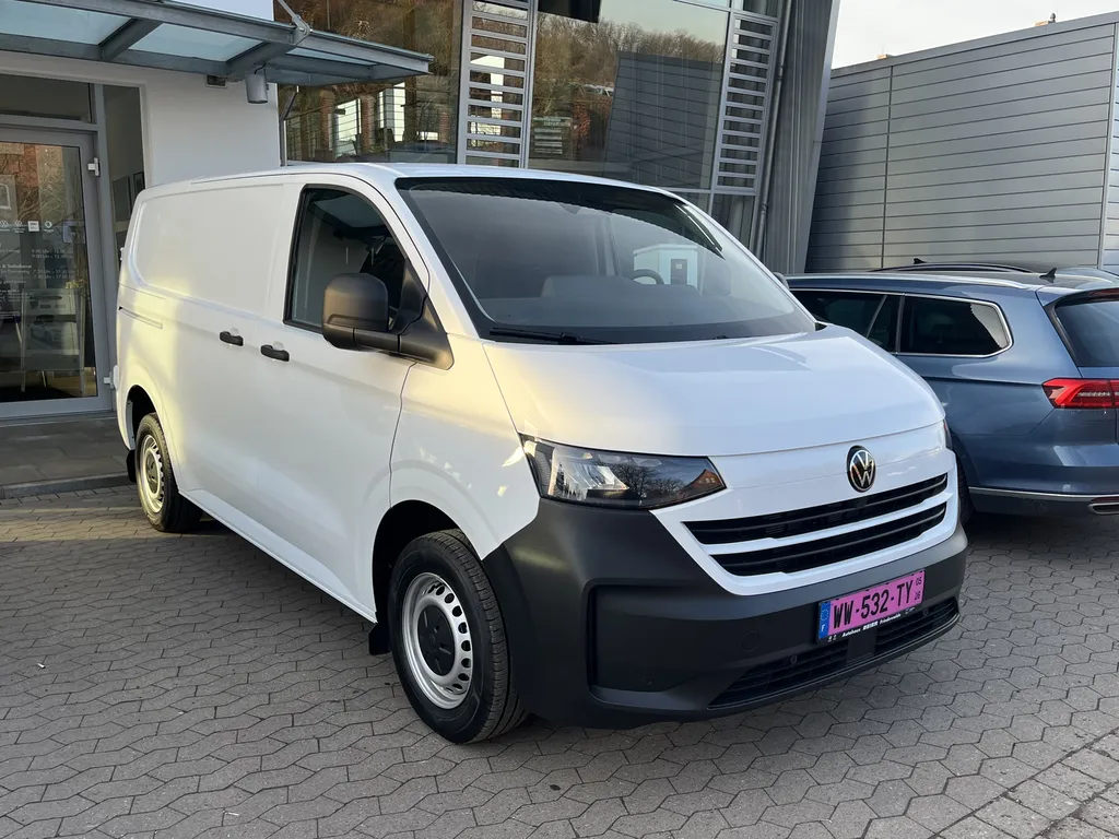 Espace automobile en Gironde réunissant financement, dépôt-vente et importation internationale