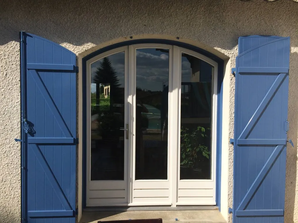 Pose de volet battant à Trévoux près de lyon