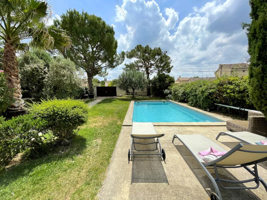 aux portes du Ventoux, élégante maison de ville du XIXème siècle entièrement rénovée    