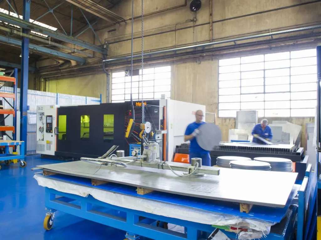 Bonitempo découpe laser fibre 2kw MAZAK