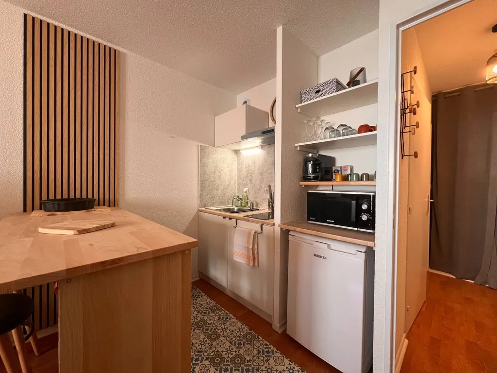 Joli studio avec balcon meublé TOULOUSE SAINT MICHEL 