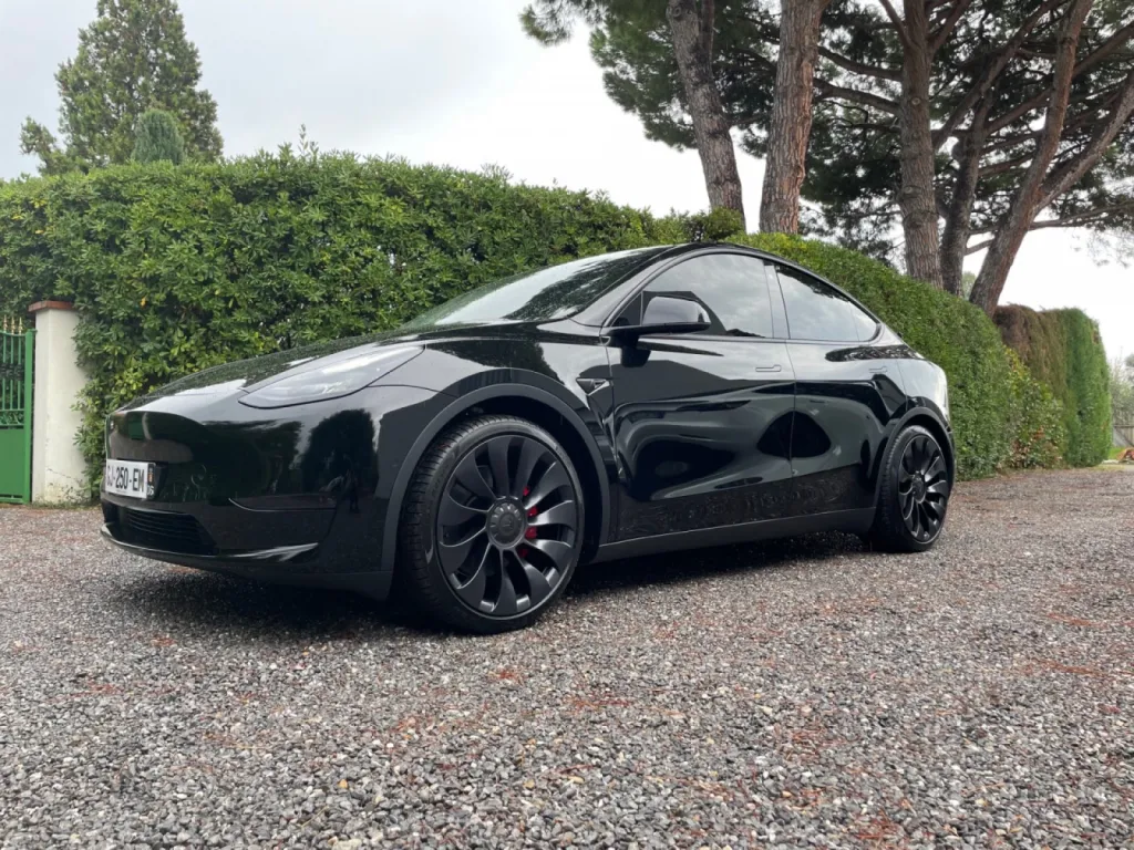 Protection PPF XPEL intégral Tesla Model Y Performance à Cannes sur la Côte d’Azur.