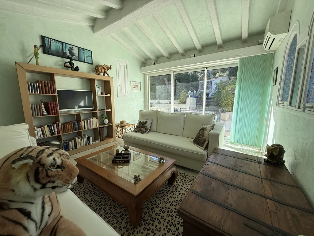 Appartement 112m2 de 4 pièces avec vue mer, 3 chambres avec jardin de 300m2