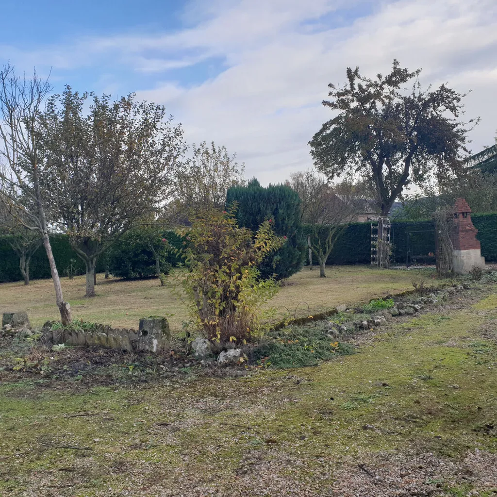 À vendre, maison ancienne et charmante de 86 m² sur un terrain de 1500 m² situé sur la commune de Fouqueville 27370