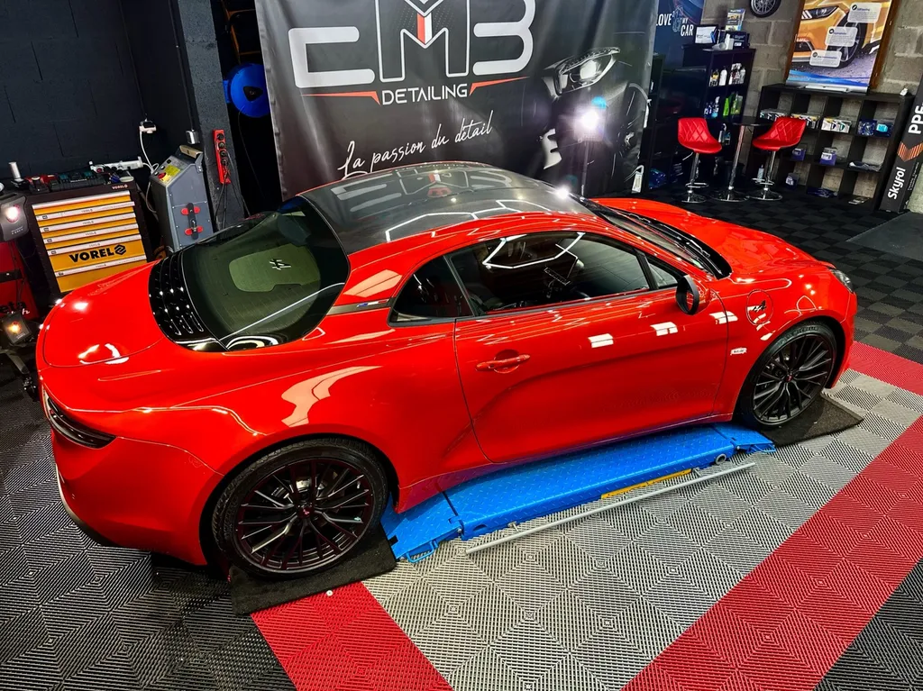 Spécialiste Protection carrosserie film PPF et traitement céramique Lyon Alpine A110 