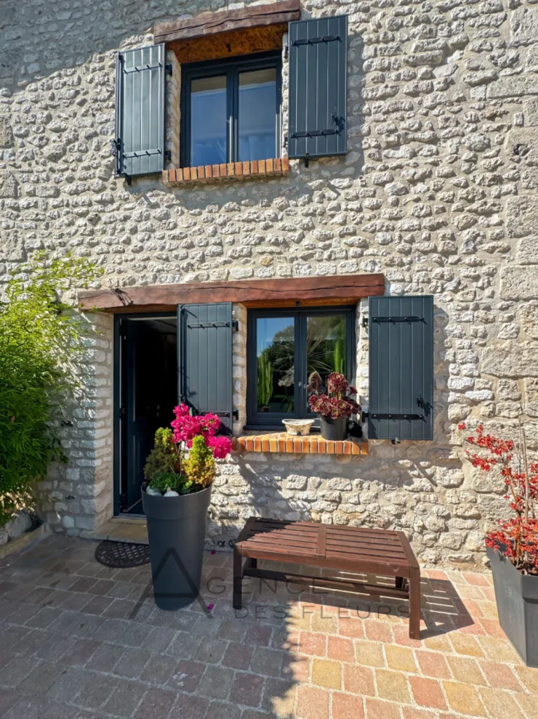 À vendre maison de charme de 104 m² hab. sur 1391m² de terrain située à FRENEUSE