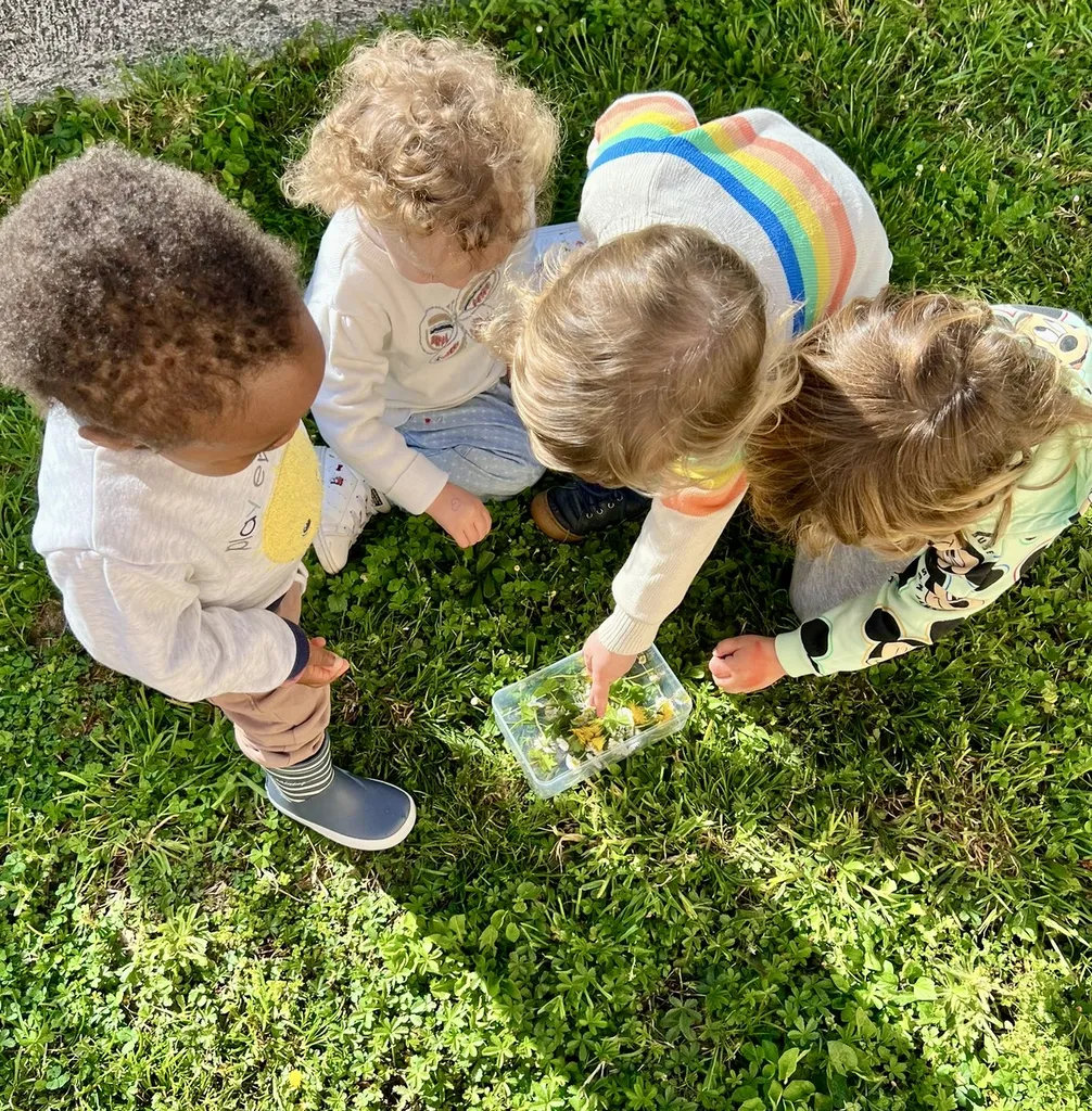 Une vie épanouie commence au sein de nos micro-crèches Baby Love qui accueillent vos enfants de 2mois et demi à 4 ans