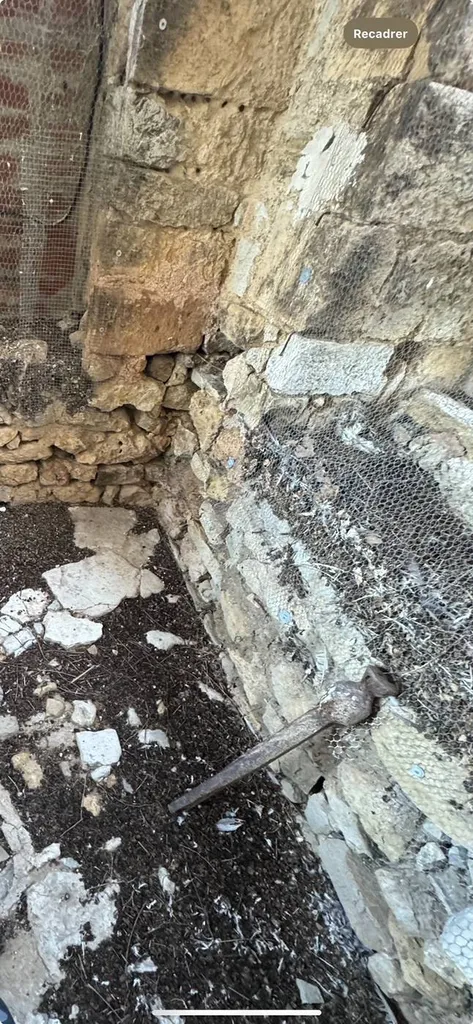 Devis pour le nettoyage de fiente de pigeons sur un toit terrasse à Charleval 13350 près de Salon de Provence