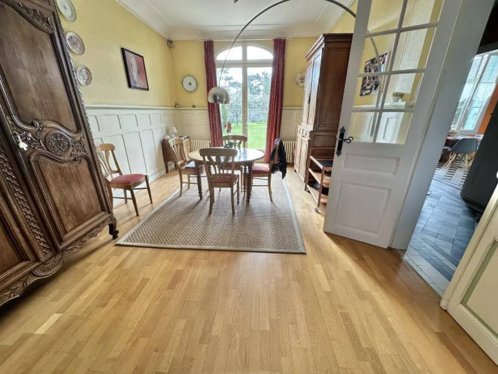 A vendre maison bourgeoise avec jardin sur la commune de ST AUBIN LES ELBEUF 76410