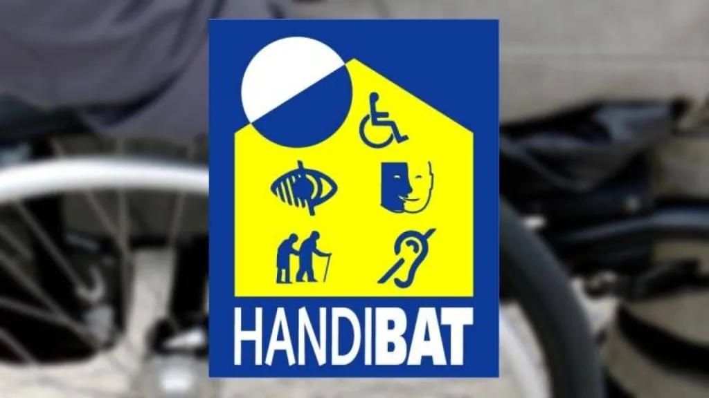 Qu'est ce Qualibat et Handibat : Des Qualifications essentielles pour l'Installation de Douches à l'Italienne pour Seniors dans le cadre du dispositif Ma Prime Adapt