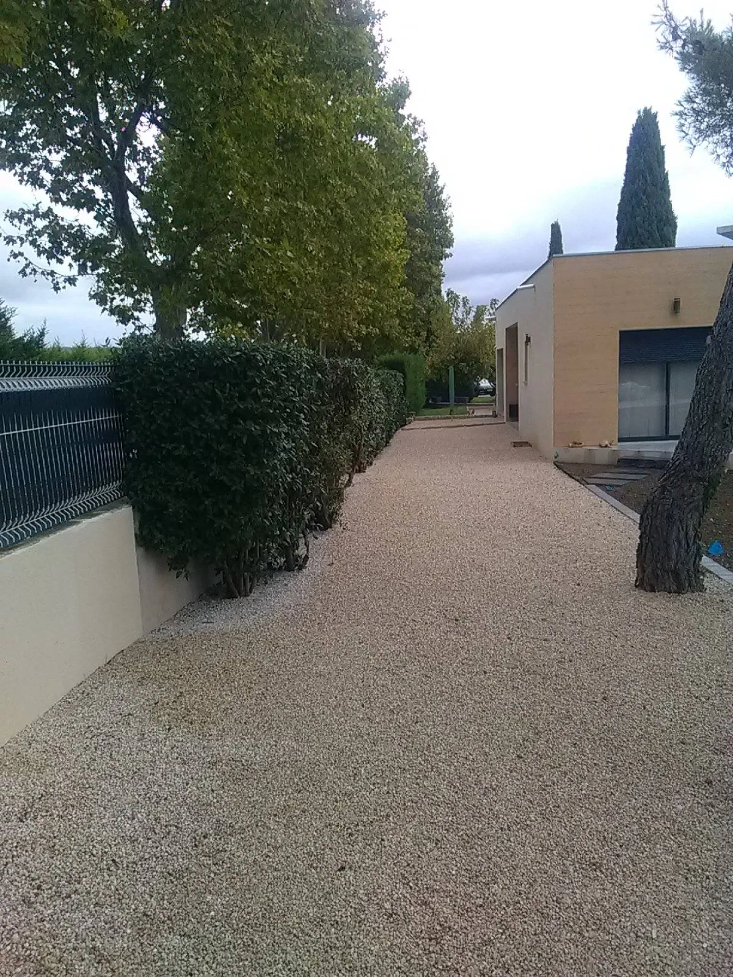 Aménagement extérieur pour une villa à Velaux