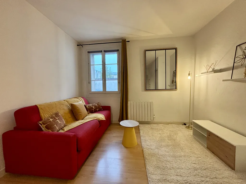 Location d'un studio meublé au calme dans le centre de Saint-Germain-En-Laye