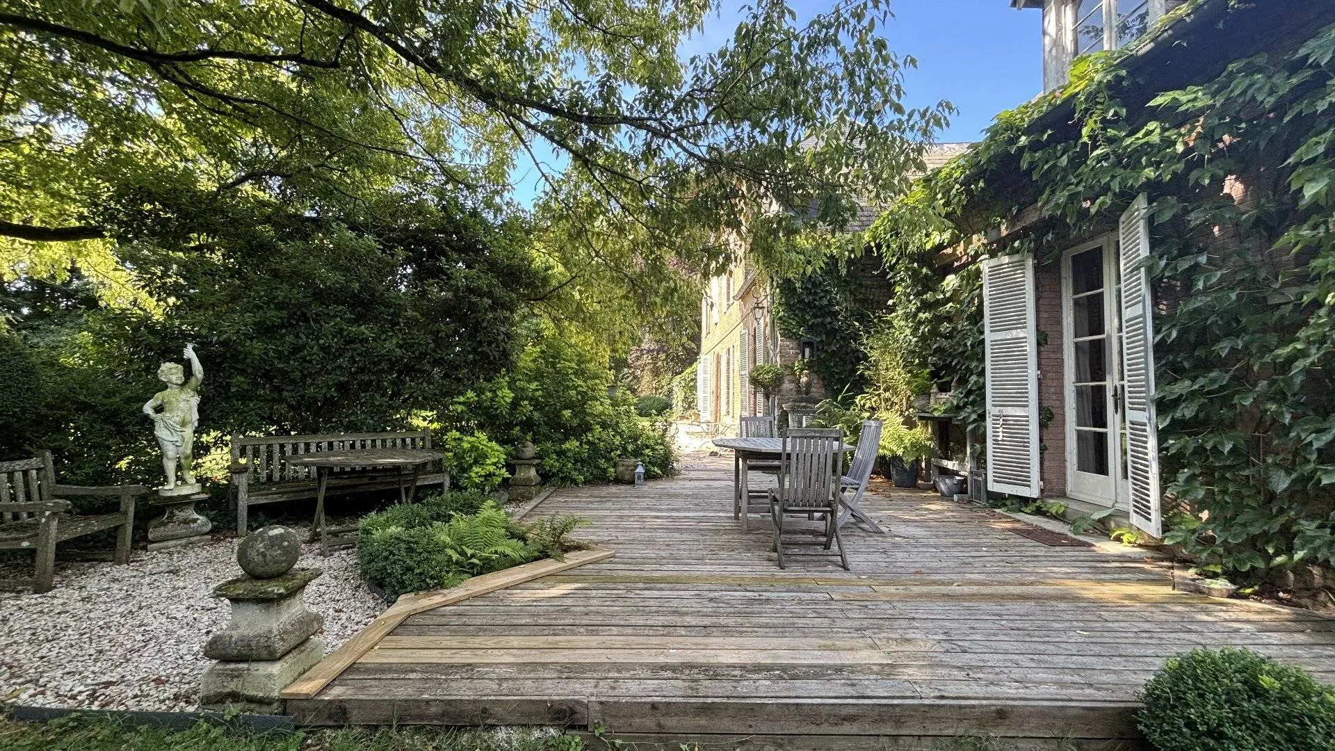 Maison avec de beaux espaces à vendre