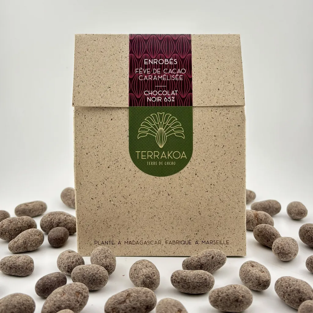 Fèves de cacao cristallisées Terrakoa enrobées chocolat noir gourmandises bean-to-bar fabriquées à Marseille cacao Madagascar