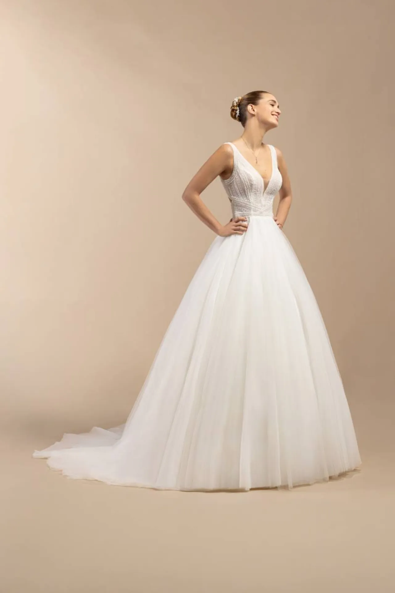 Robe de mariée princesse à perle à Marseille près de Gap : modèle Ballerine collection Églantine chez Anthea N’DRI